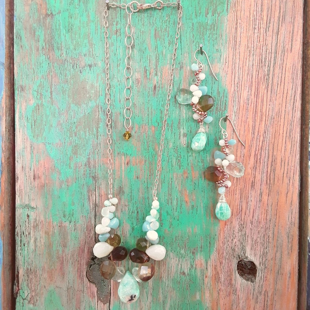 Necklace and earring set